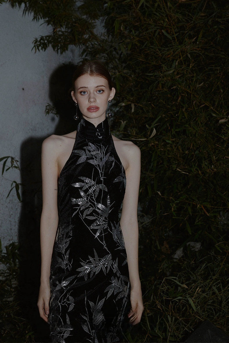 New Chinese Style Backless Qipao Gown with Positioned Bamboo Leaf Beading and Embroidery