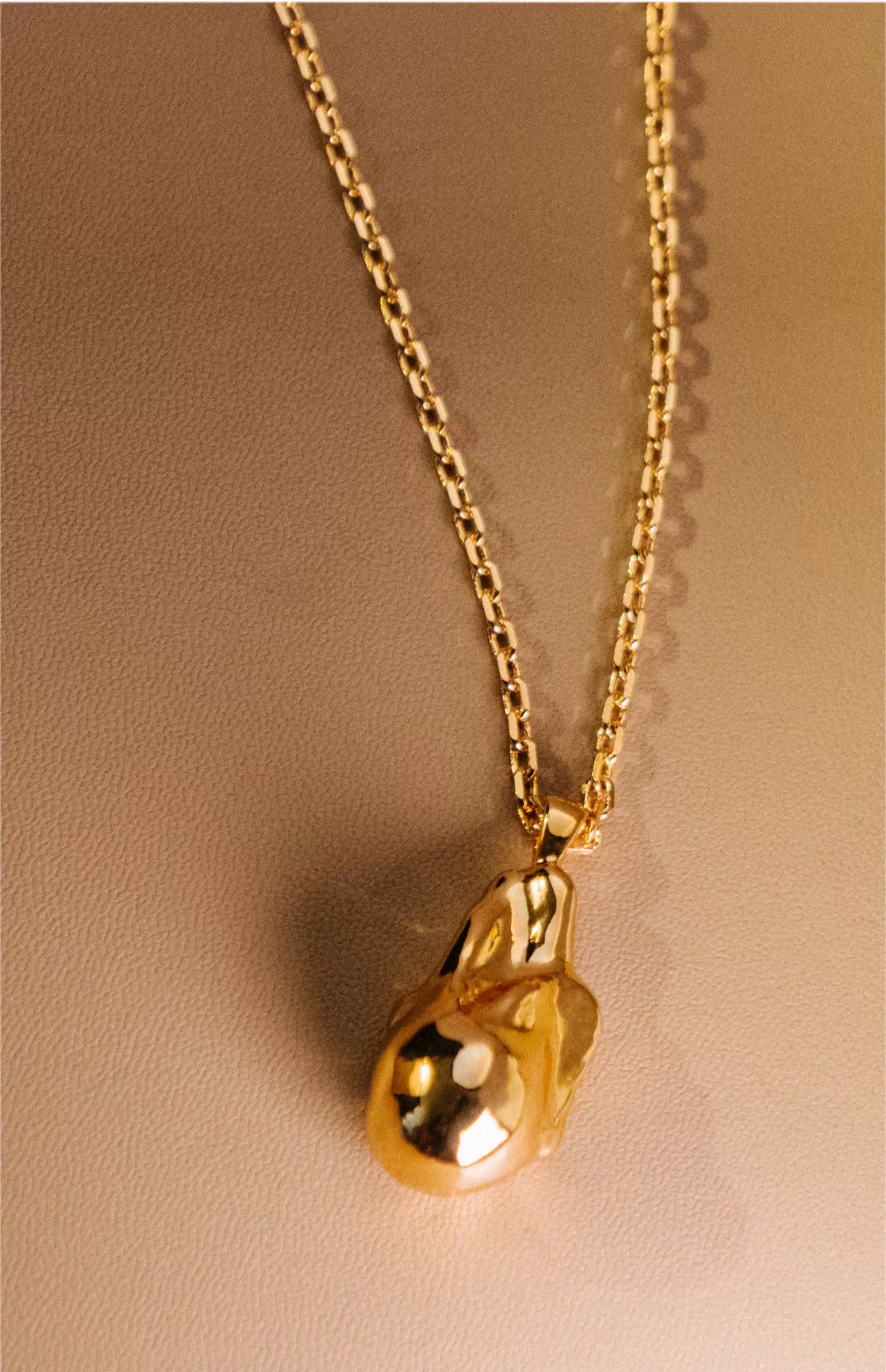 Pearl Pendant Necklace