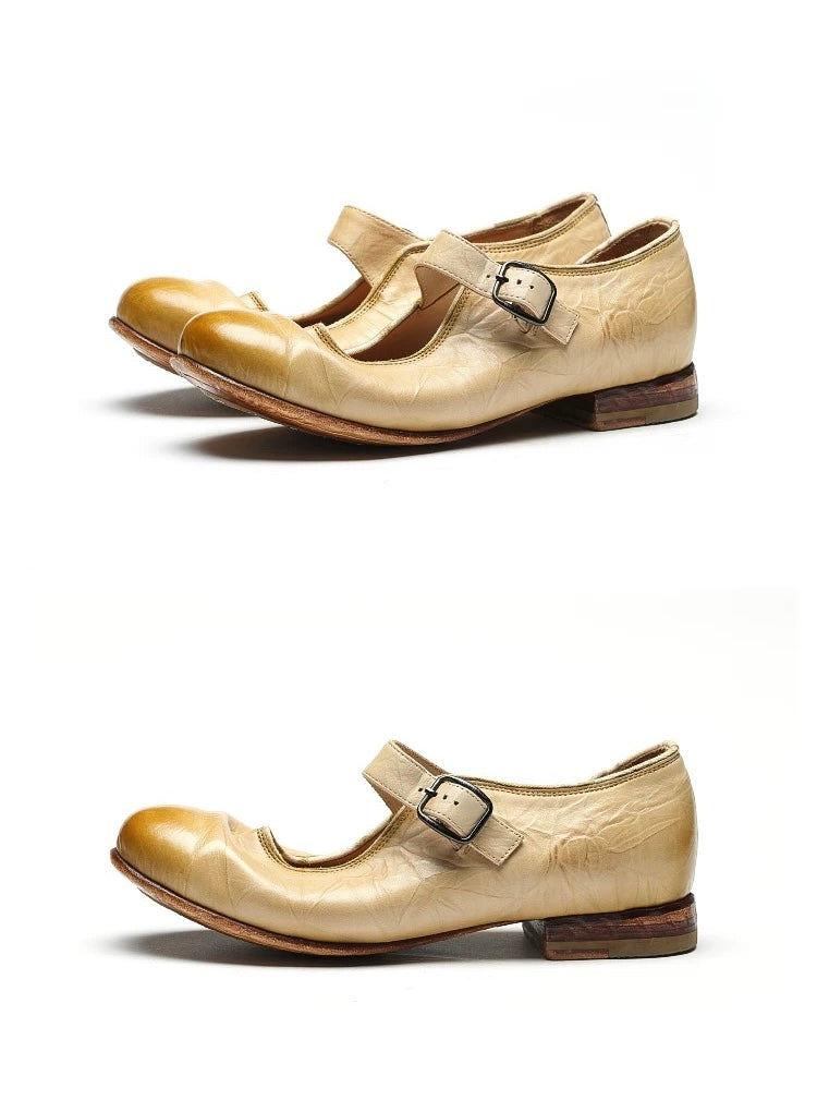 Handmade Flat Shoes in Vegetable-Dyed Cowhide with Color-Wiping Finish