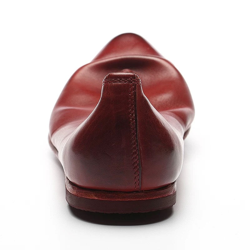 Handmade Flat Shoes in Vegetable-Dyed Cowhide with Color-Wiping Finish