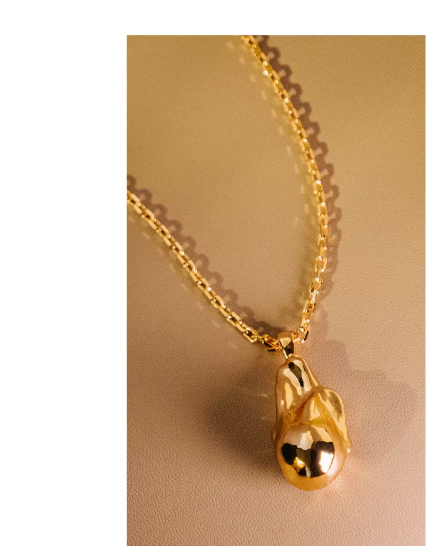 Pearl Pendant Necklace