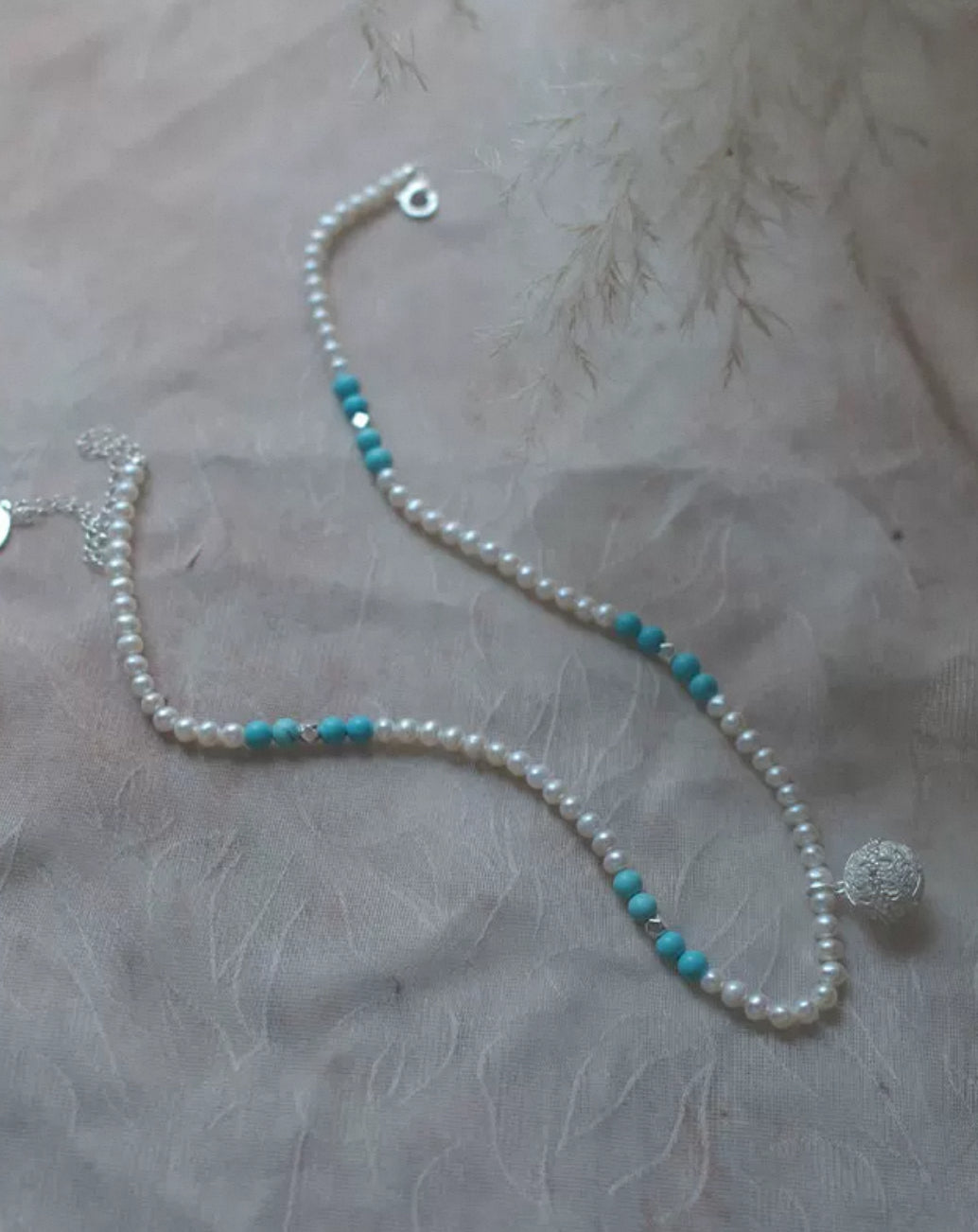 Pearl short necklace