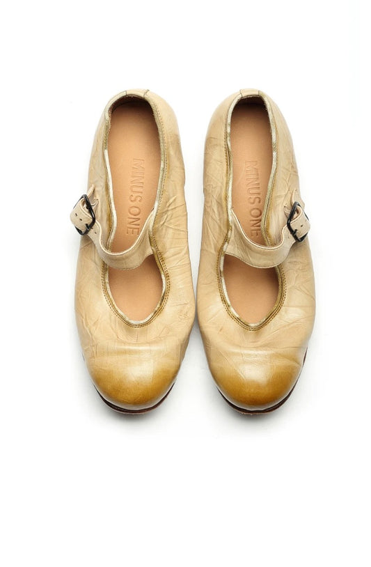 Handmade Flat Shoes in Vegetable-Dyed Cowhide with Color-Wiping Finish