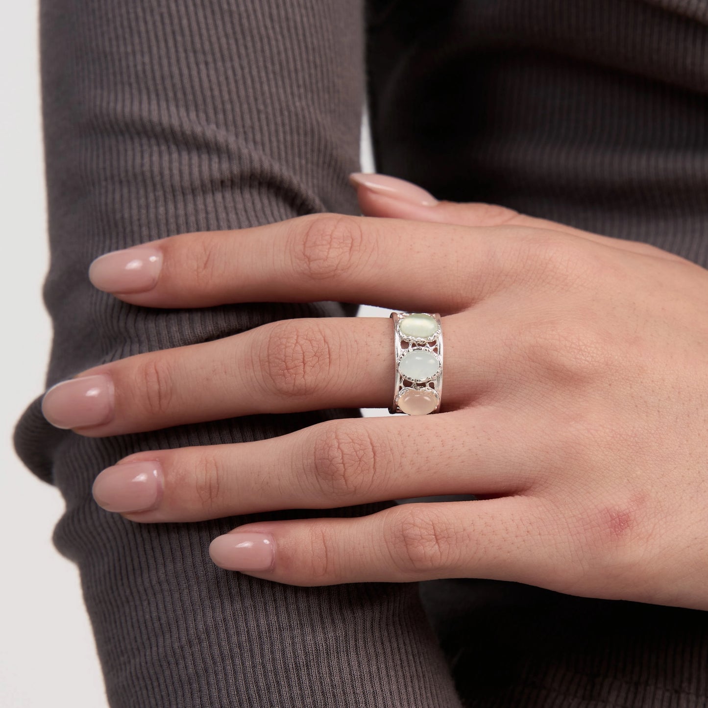 Vine-pattern Dewdrop Gemstone Ring