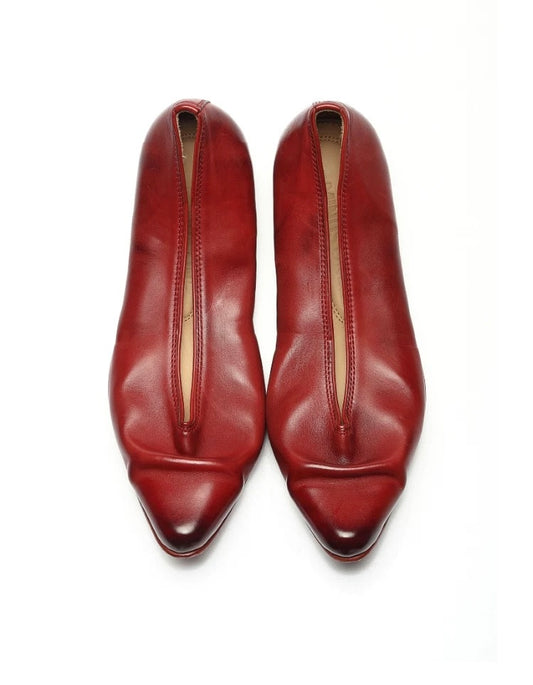 Handmade Flat Shoes in Vegetable-Dyed Cowhide with Color-Wiping Finish