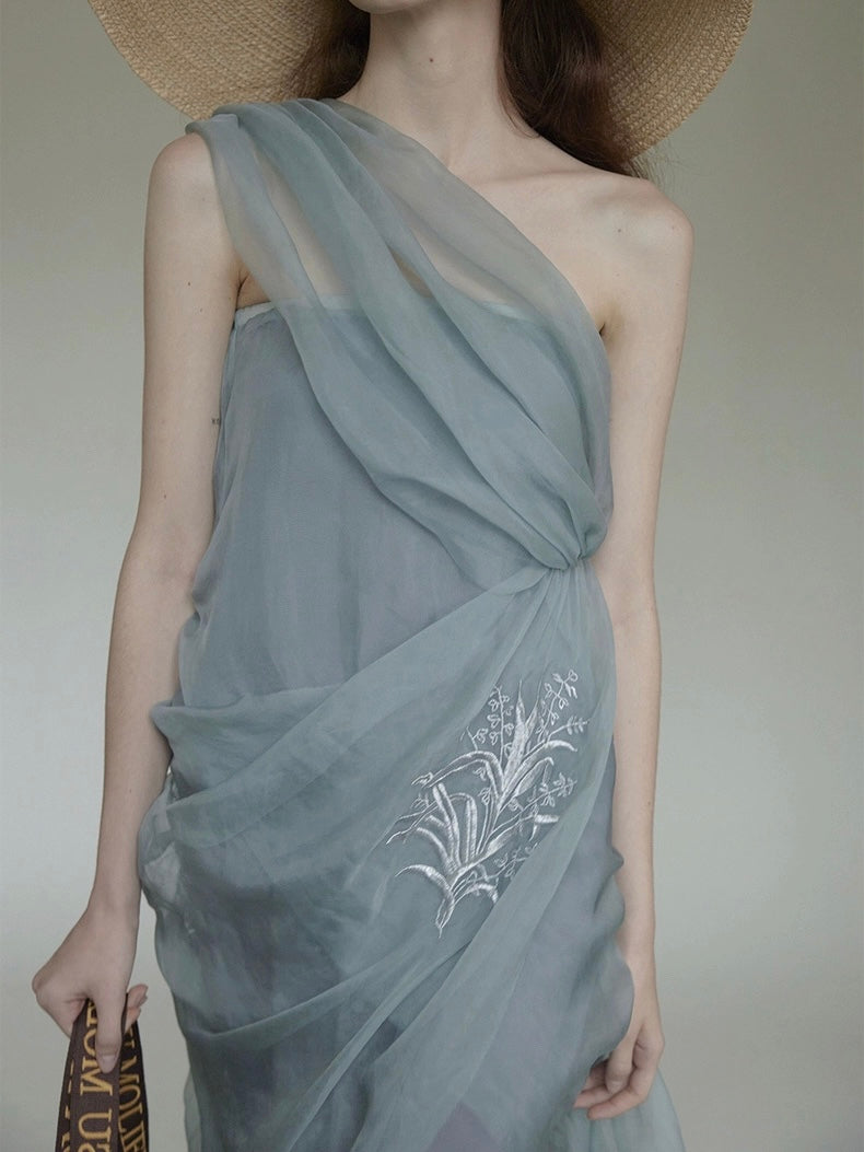 Standing silk organza hand-pinched pleated lily of the valley embroidered light wedding dress