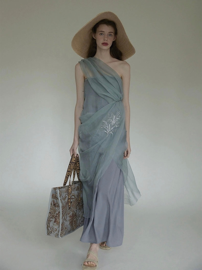 Standing silk organza hand-pinched pleated lily of the valley embroidered light wedding dress