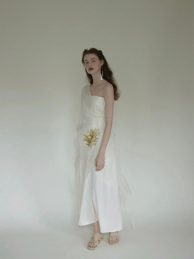 Standing silk organza hand-pinched pleated lily of the valley embroidered light wedding dress