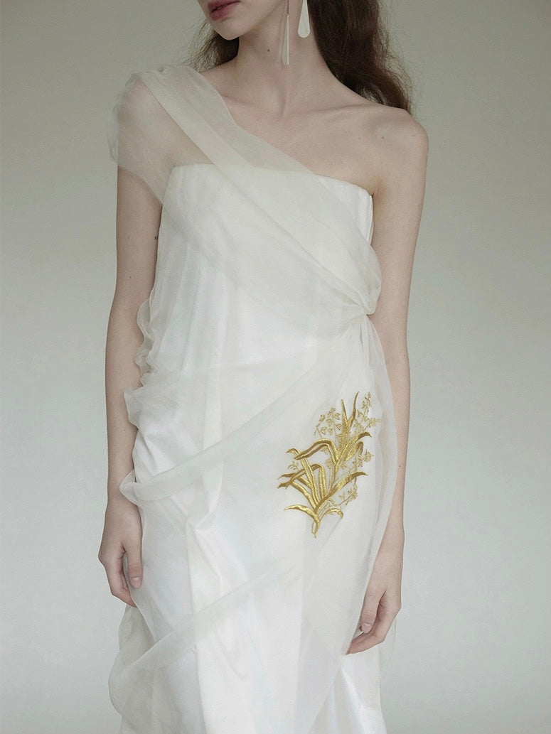 Standing silk organza hand-pinched pleated lily of the valley embroidered light wedding dress