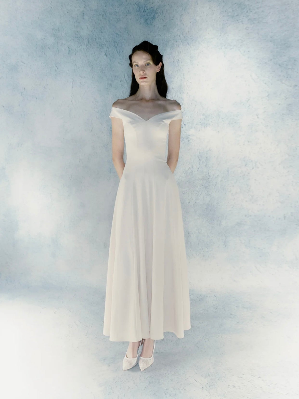 Shoulder strap waist dress