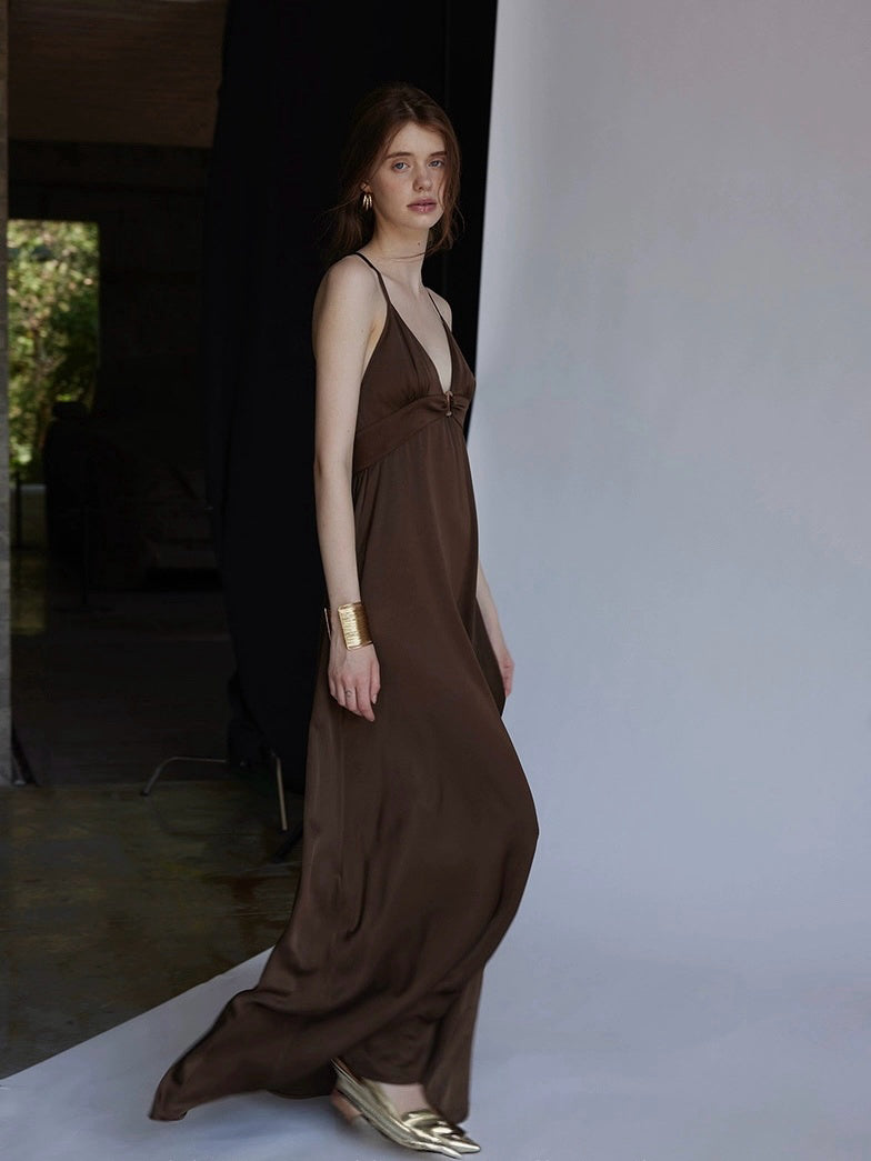 Acetic acid deep V backless suspender skirt