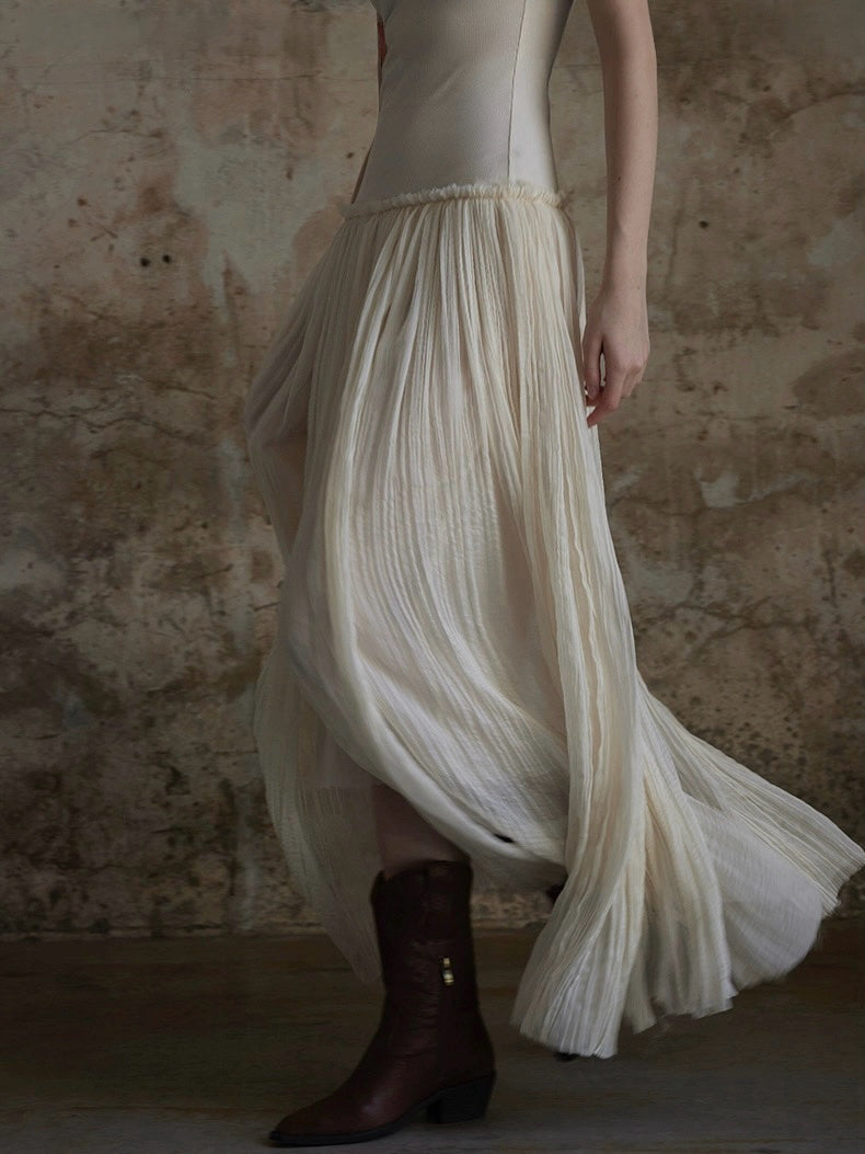 Destructive pleated mesh dress